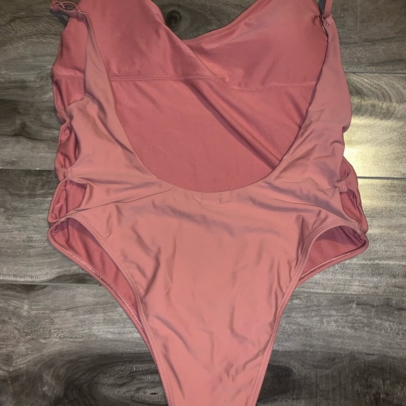 Aerie once piece swim suit NEVER WORN - Picture 3 of 4